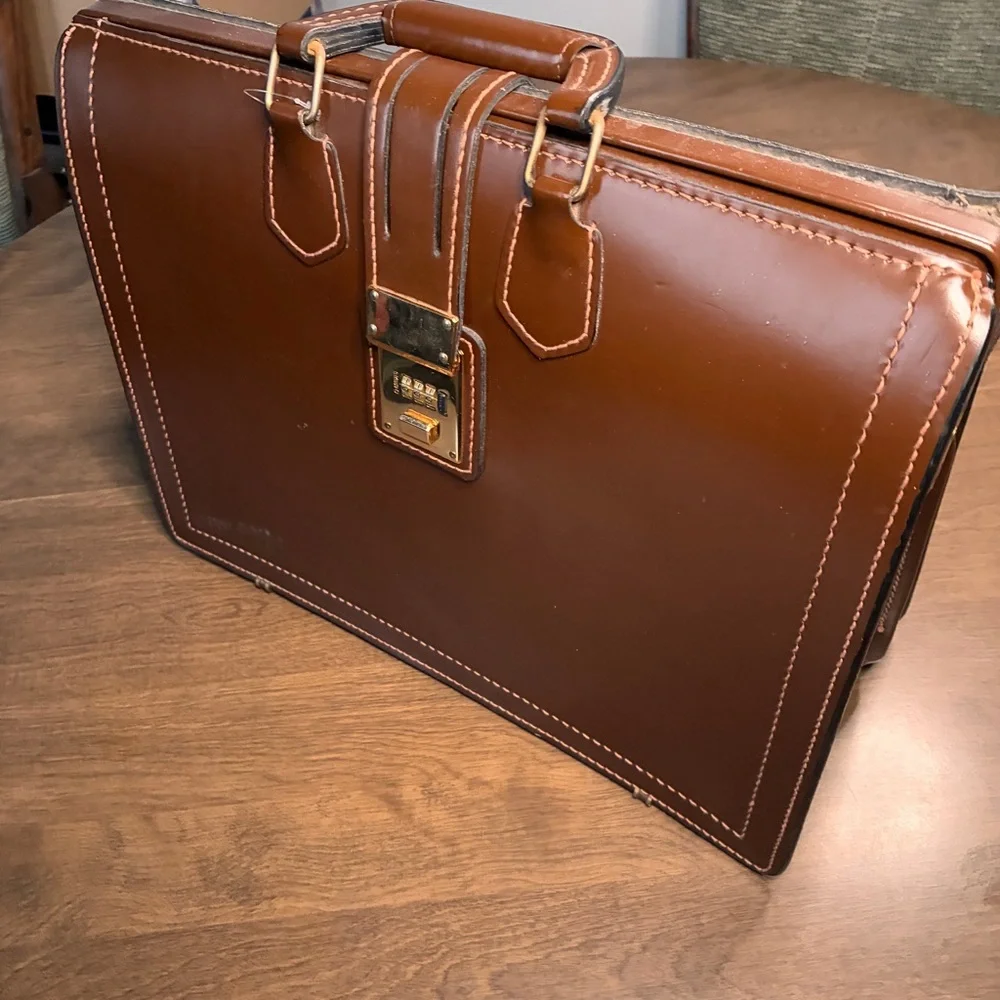 Korchmar Churchill Classic Top Frame Leather Lawyer Briefcase 18